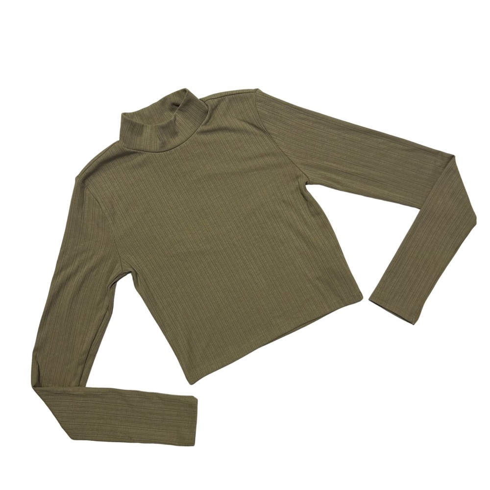Forever 21 Women’s Olive Green Fitted Cropped Long Sleeve Ribbed Tee